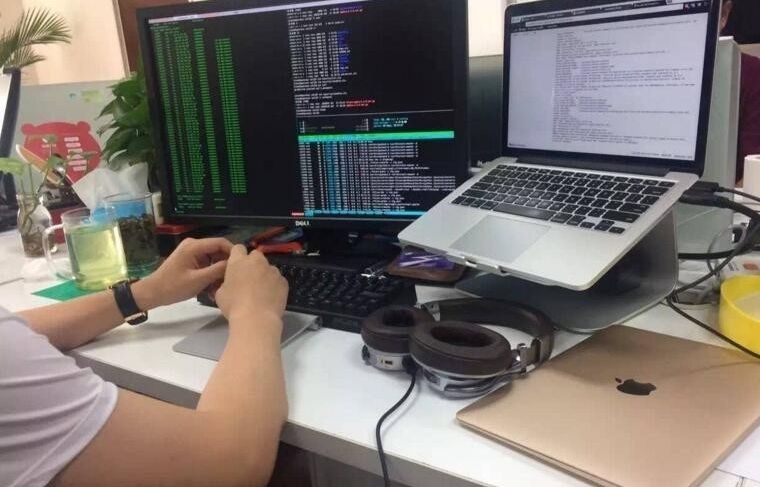 知乎码农同事将离职还在积极沟通业务网友站好最后一班岗