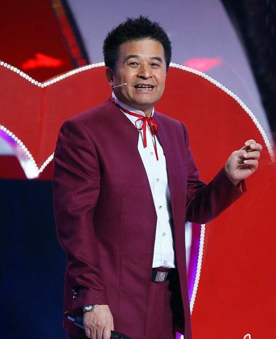 毕福剑23岁女儿近照疑似曝光,告别杀马特造型,真女大十八变