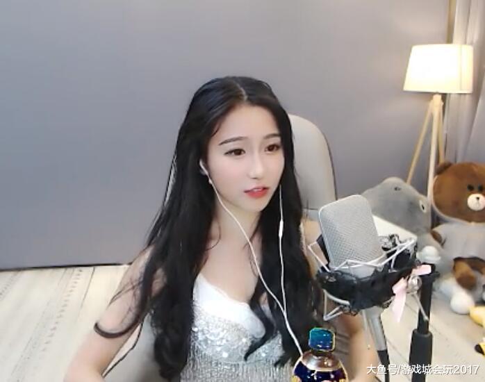 斗鱼年度最疯狂的土豪 美女主播为晋级十大自己掏钱刷了161万