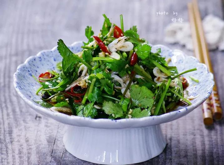 香菜必备做法,一菜一饭,色泽动人,唇齿留香,家人吃的津津有味