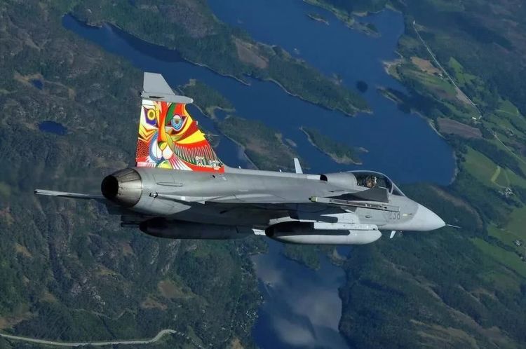 法国海军列装新型"阵风"f3-r战机,欲全面提升海空作战实力