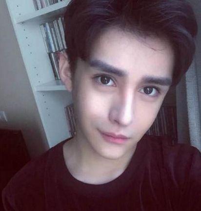 廖劲锋彦佑微博告白杨紫,罗云熙眼红了,邓伦快来呀,媳妇跑了