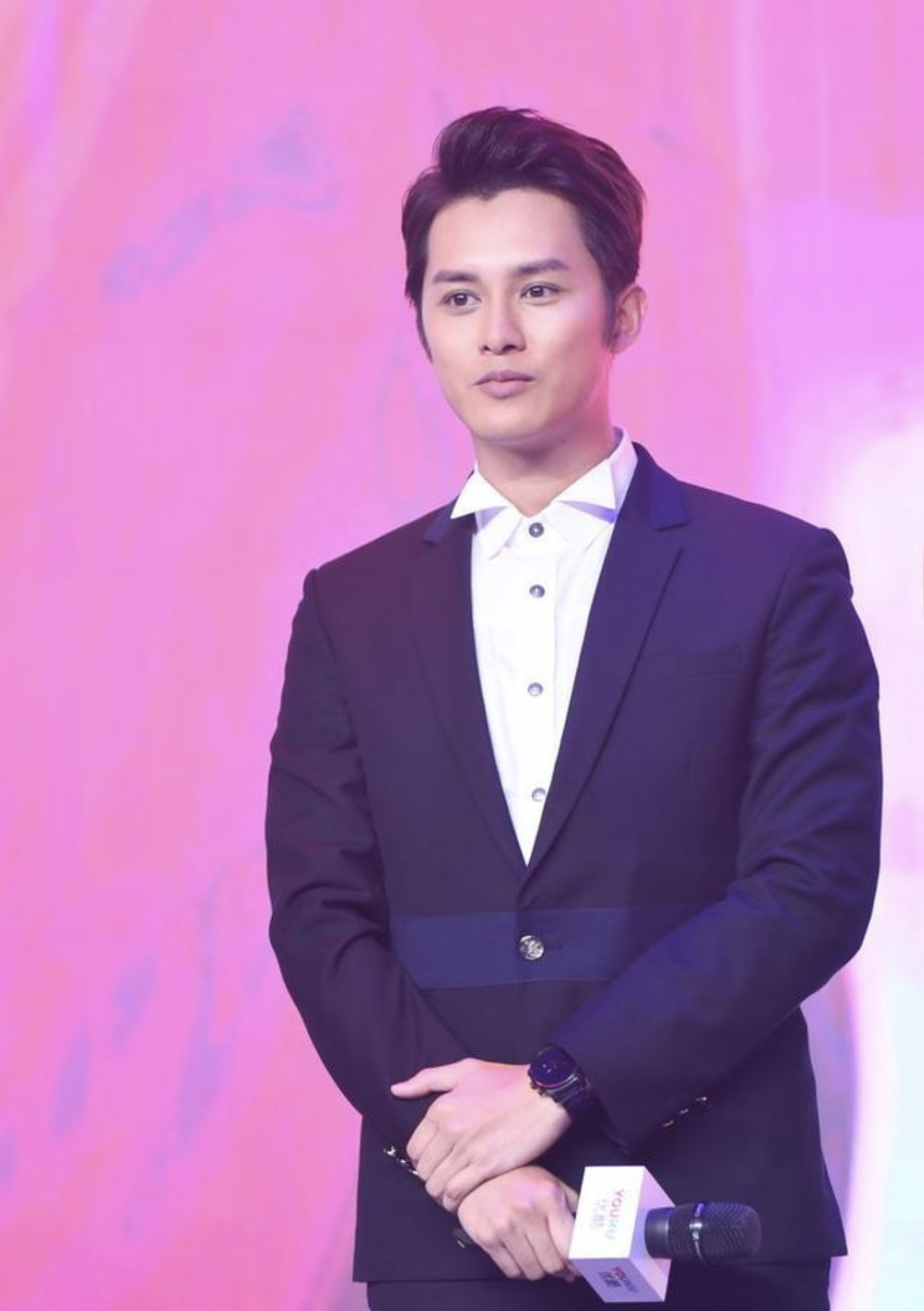 tvb小生何广沛上位迅速出道六年已成男二,曾获封"靓版吴启华"