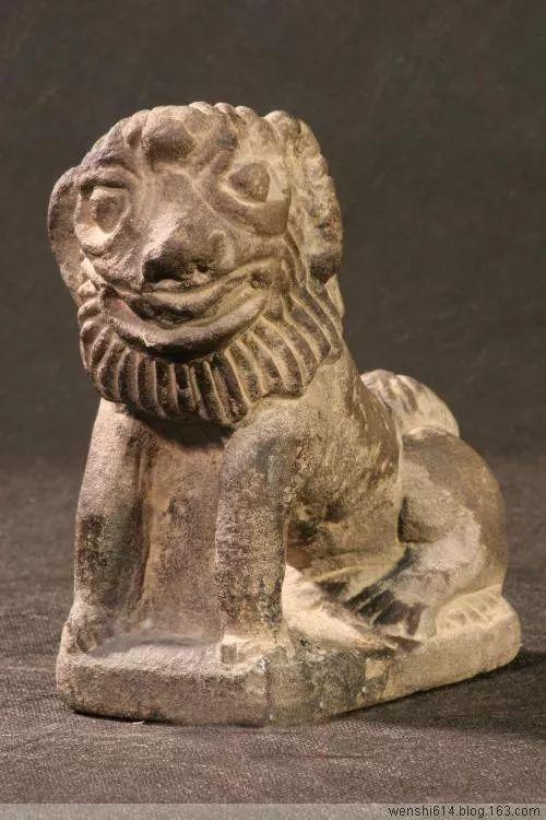 陕西绥德县的石狮子在炕头上出现原来是用来拴娃娃