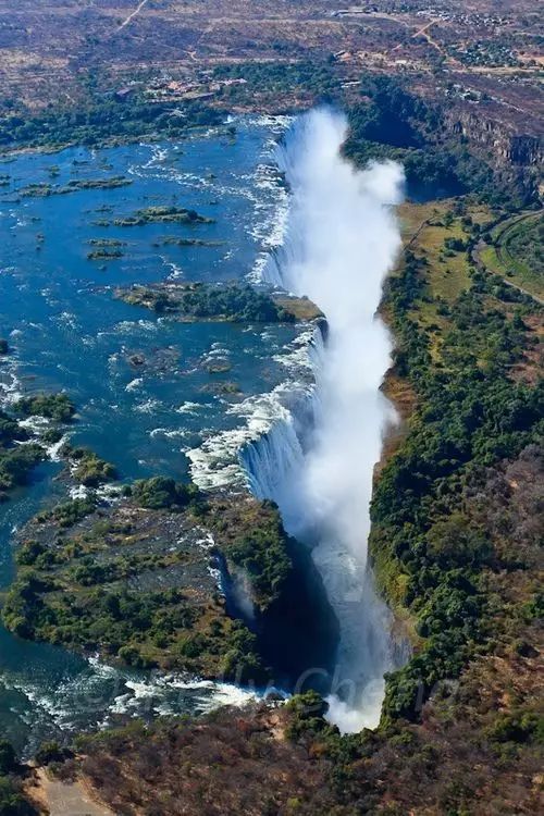 世界上最宽的瀑布图片