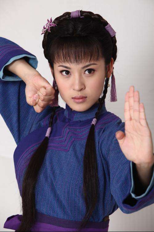 在《大江大河》中是王凯的前妻,冯小刚曾为她改戏,今29岁终走红