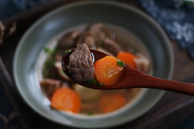 这汤常喝,提高免疫力身体棒,好做还好喝|莲藕|牛肉|香菇_新浪新闻