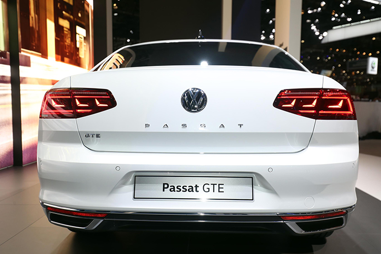 纯电续航70公里 大众推新款帕萨特gte插电混动版