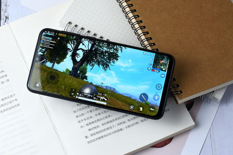 刺激战场遭遇刚枪党,vivo Z3先手为王!