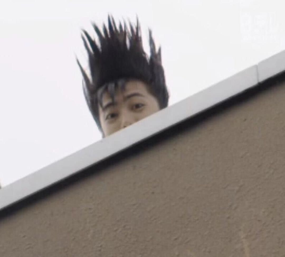 我是大哥大·沙雕搞笑头像:上帝把智慧洒向人间,唯独你打了把伞