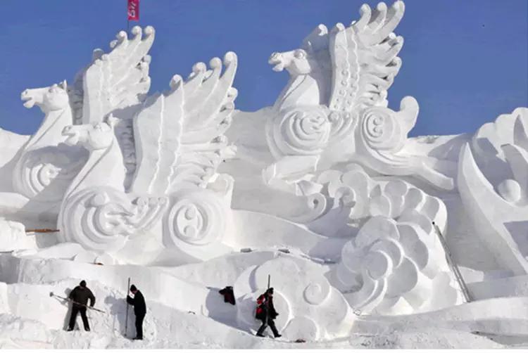 东北哈尔滨雪雕是雕刻艺术的一种形式