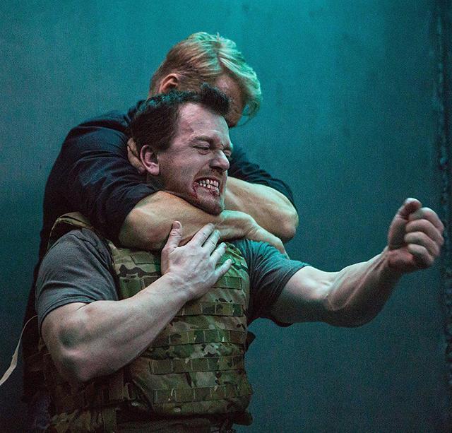 《深海越狱》:"活久见"的双雄绝境逆袭之战