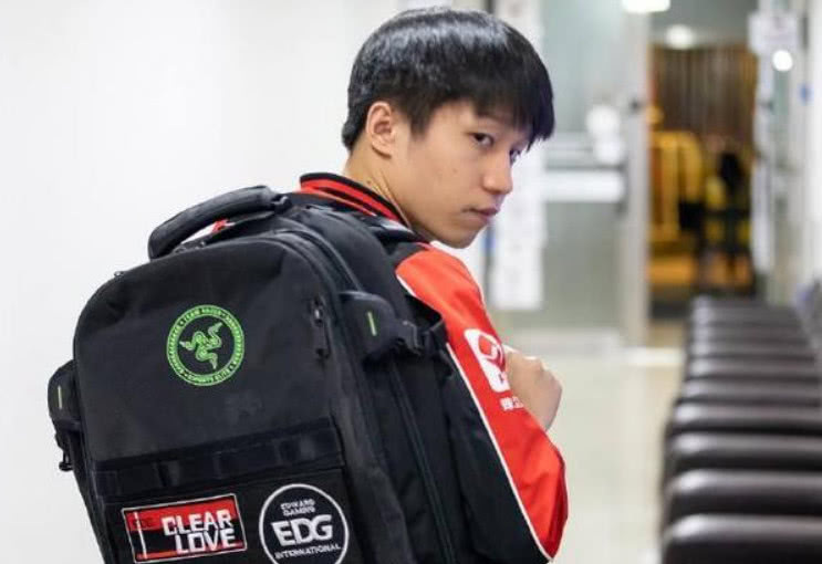厂长发微博疑似退役,网友纷纷挽留:求求你,别退役!