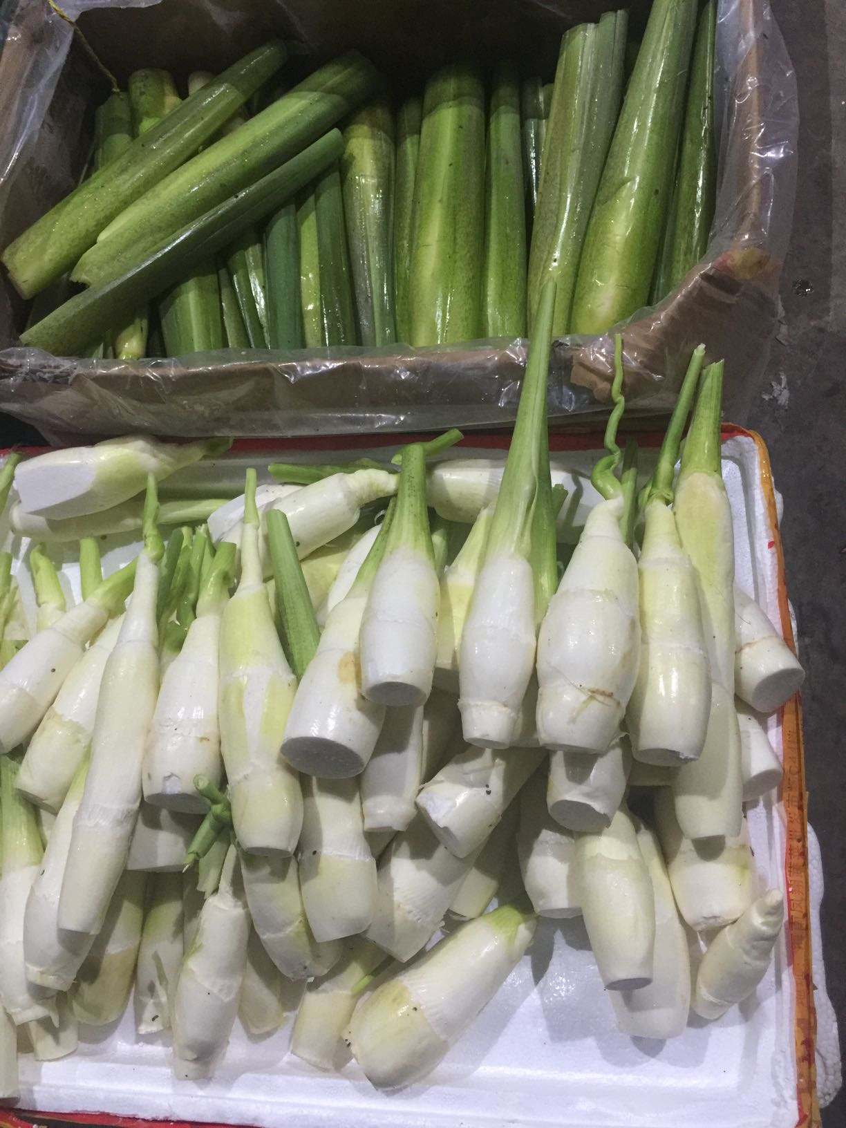 这种笋长在水里鲜嫩程度媲美山珍很受城里人喜欢