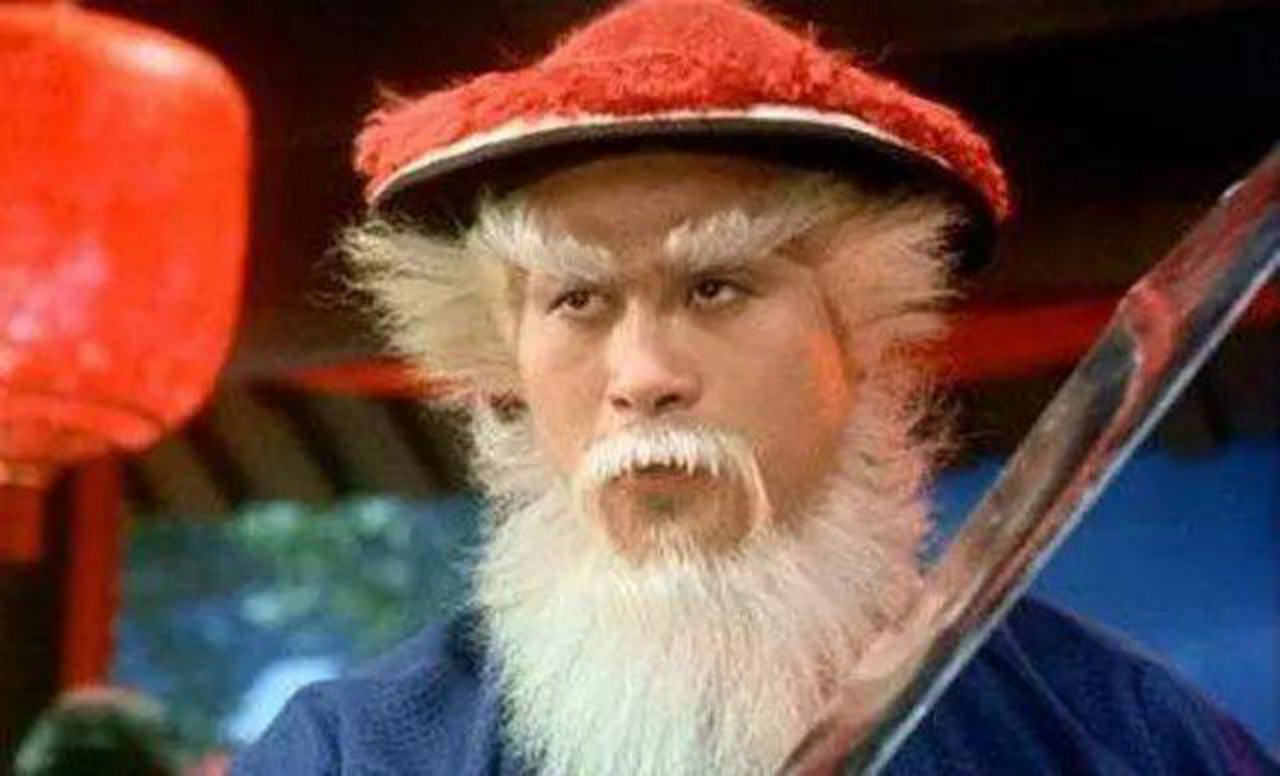 康熙下决心处死鳌拜,鳌拜得知后脱掉上衣,康熙哭道:免死