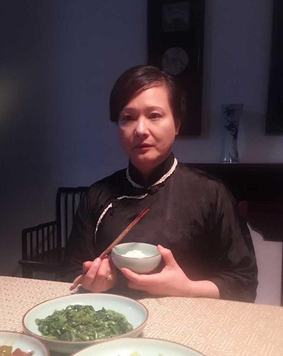 电视剧中扮演母亲角色,扎实的演技一如当年,只是随着年龄的增长,张青