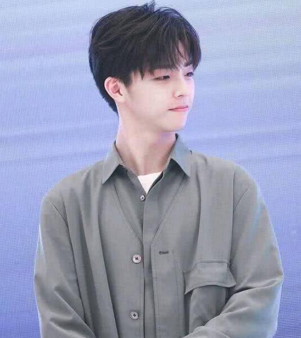 陈立农15岁素颜照流出，意外暴露真实颜值，粉丝：接受不了|素颜|粉丝 