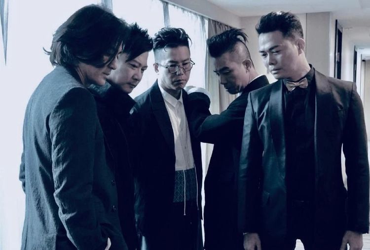 李若彤陈浩民合影再掀回忆杀港星消费情怀太频繁古惑仔最夸张