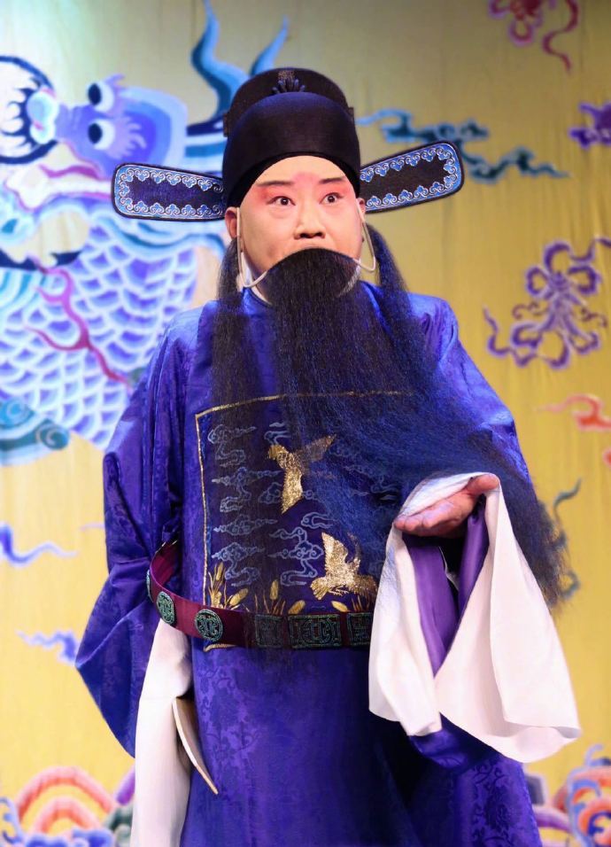 郭德纲拜京剧大师赵麟童为师,视弘扬国粹为己任!