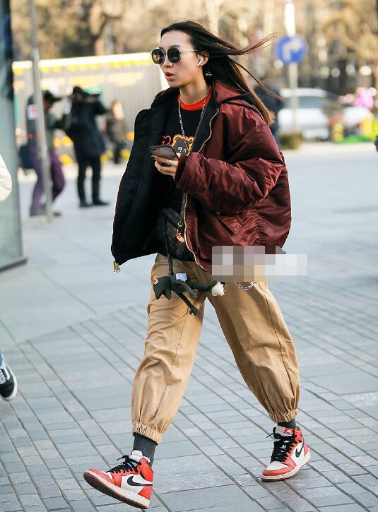 aj鞋配束脚裤怎么看都不会腻