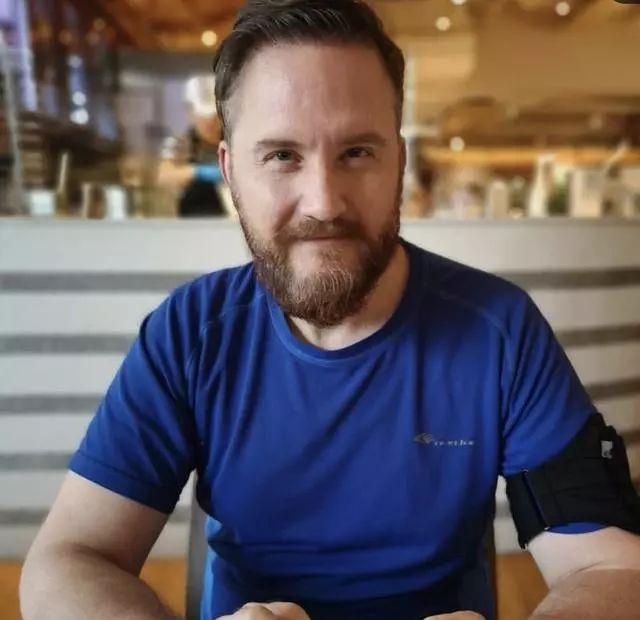 《福尔摩斯师奶》中均有演出,不管怎样,也希望布伟杰可以发展越来越好