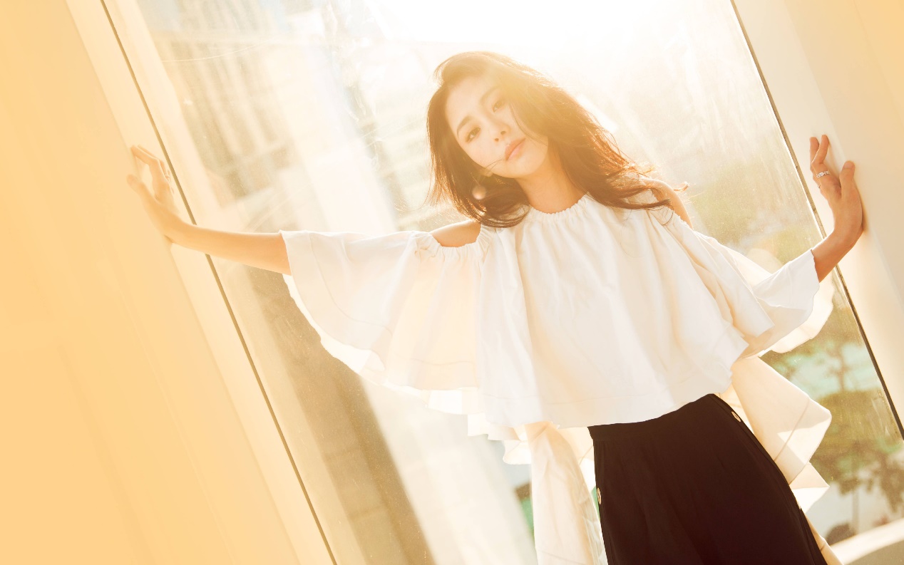 她靠选秀出名,却被网友吐槽流水线歌手,最后她用行动打脸众人