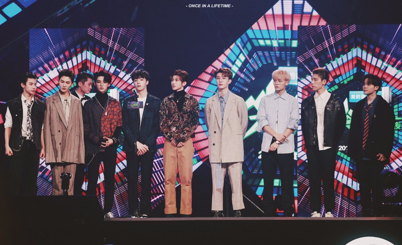 尖叫之夜npc入场:蔡徐坤插兜陈立农大步走,全员超像企鹅宝宝