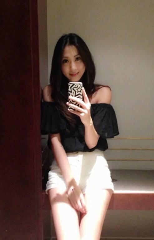 相依为命朱芳雨前妻晒出儿子孝顺一幕投入新工作不再依靠男人