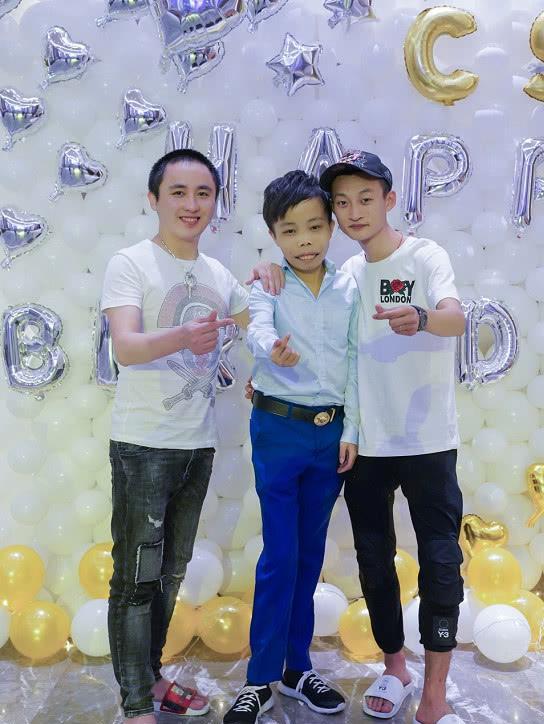 散打哥为活动预热,竟被小伊伊踢出直播间,得知真相令网友怒喷!