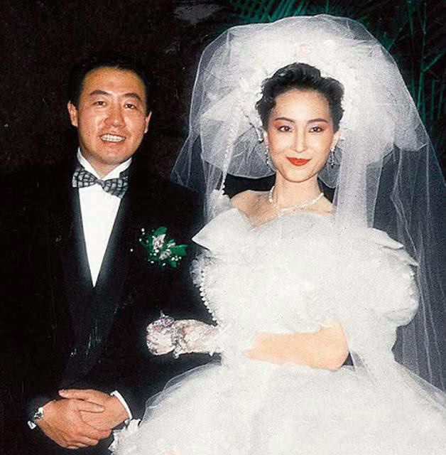 她誓要做上流名媛患病致烂脸又遭闺蜜反目床前唯有前夫相伴