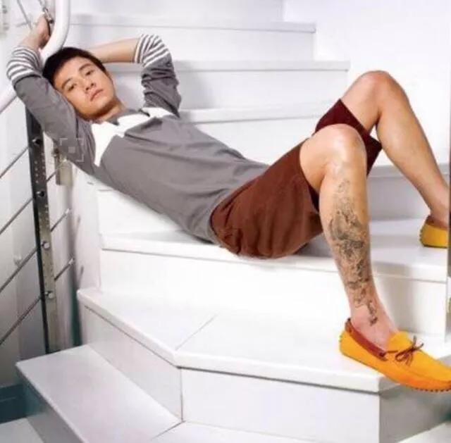 郭德纲,孙越晒纹身粉丝大声尖叫,岳云鹏亮出纹身时所有人安静了