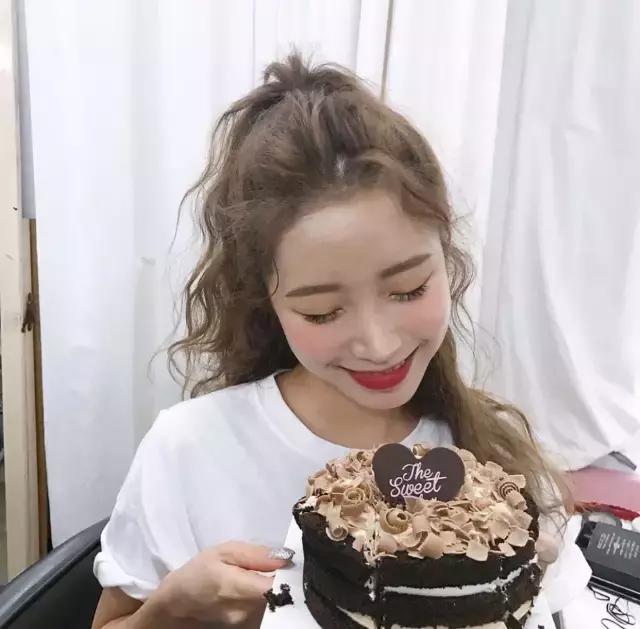 崔雪莉郑秀晶爱过的复古羊毛卷又回潮还不快去找你的tony