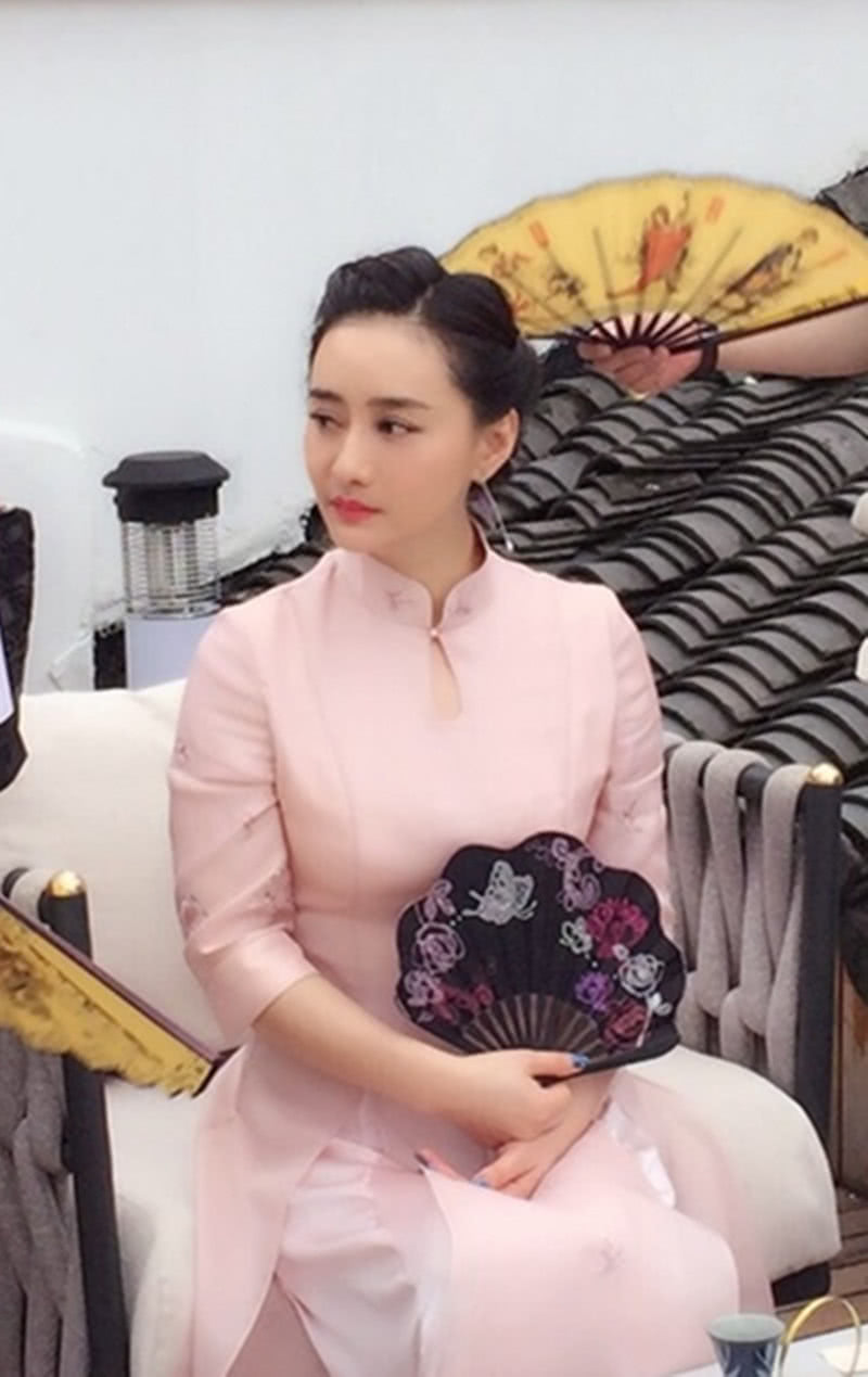 琼瑶女郎陈德容穿粉旗袍像仙女网友民国才有的大家闺秀