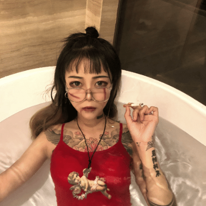 为什么顾茜茜自称大哥,看到这些纹身,网友:懂了!