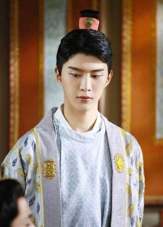 网友给范丞丞ps一张古装剧,气质偏唯美的范丞丞的古装造型帅呆了