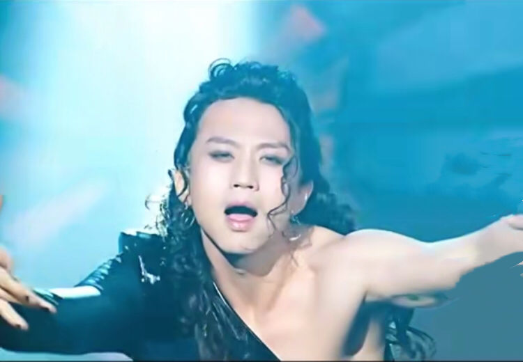 灵魂舞者!邓超多次男扮女装走位"风骚",这还是本人吗?