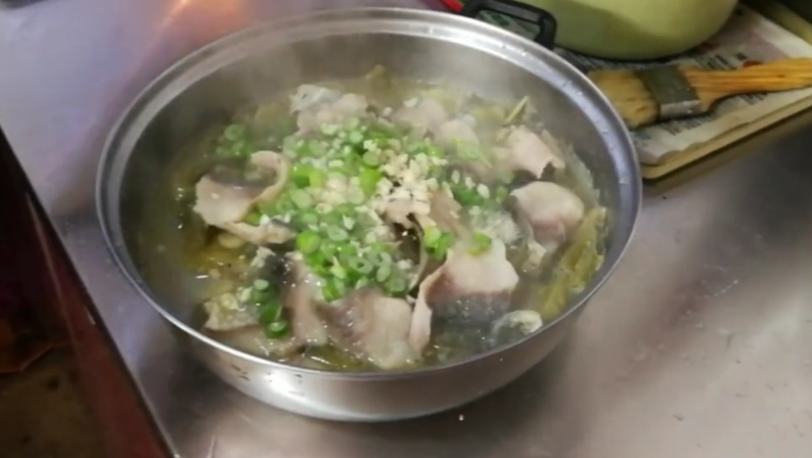 孤独的美食家-叔吃蒜泥白肉、酸菜鱼,中华料理