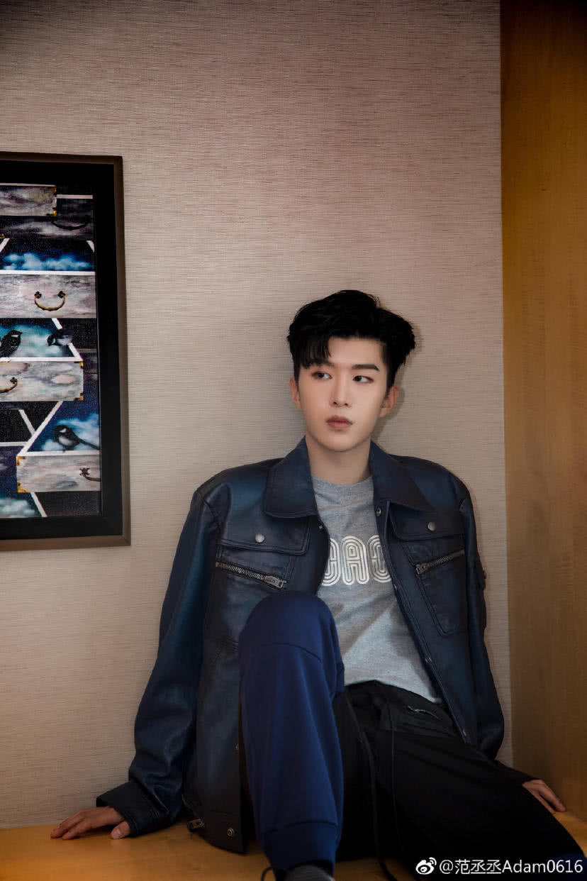 范丞丞转行做演员后首亮相,看到没有浓妆艳抹的他|范丞丞|五官|程潇