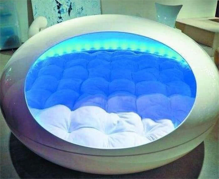 酒店情侣房间中的"水床"装的全是水吗?酒店经理道出秘密