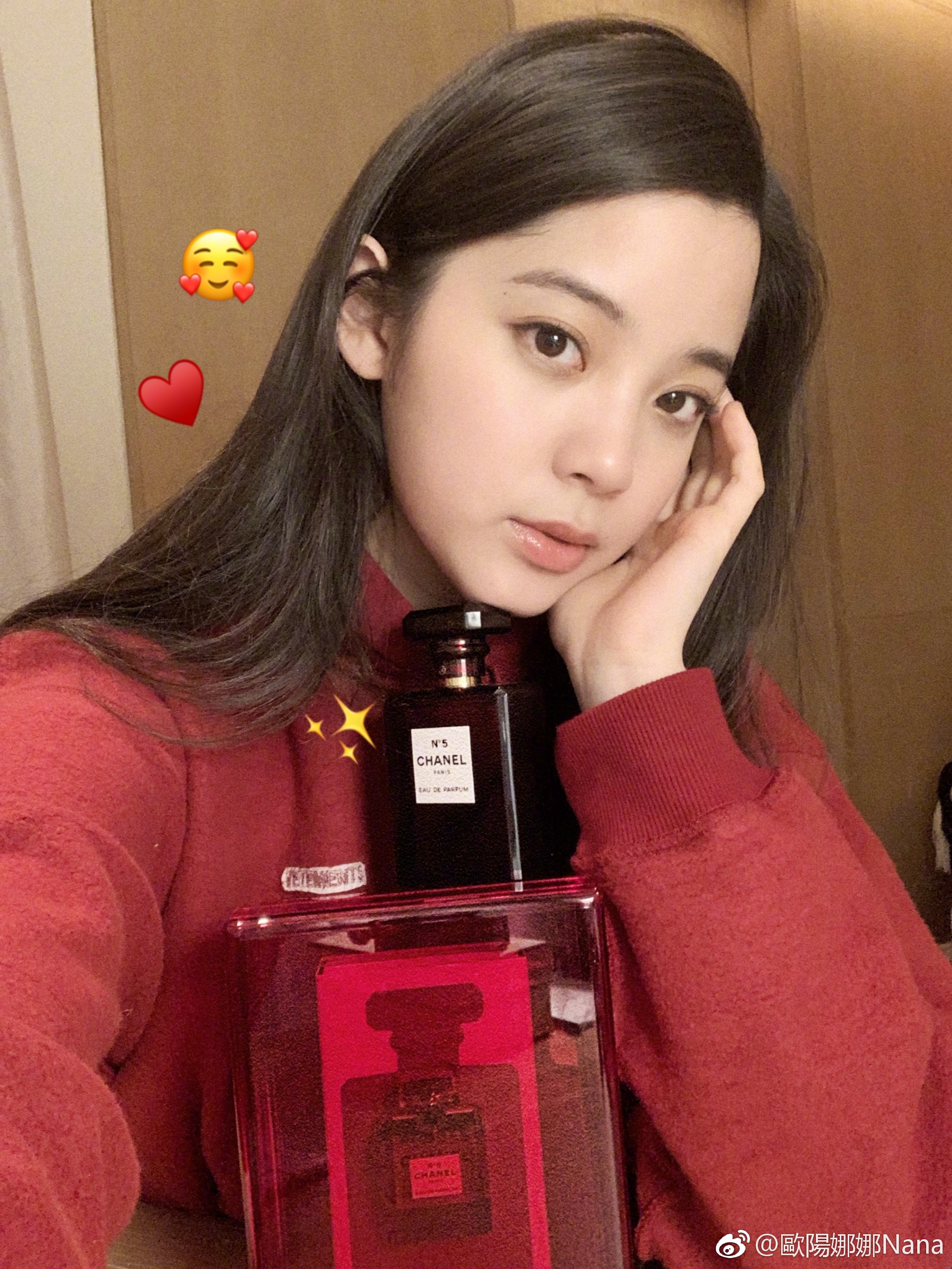 欧阳娜娜长发换短发粉丝表示拒绝但从某个角度看像极了娜扎