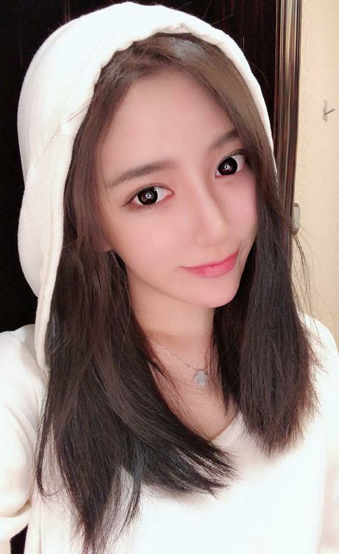 美女主播呆妹儿曾负债百万现咸鱼翻身网友小富婆