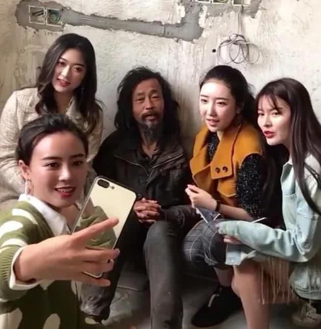 网红流浪汉曾是复旦大学毕业？时隔多日，沈先生的真实身份曝光|流浪汉|复旦大学|沈巍_新浪新闻