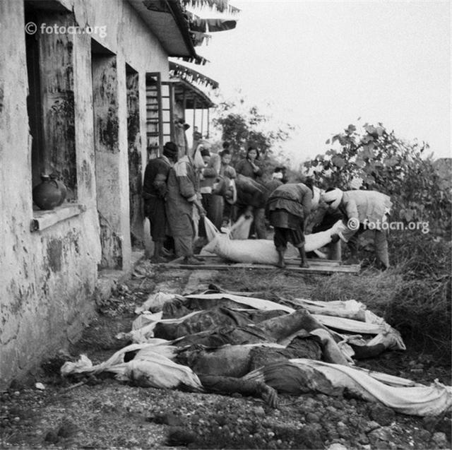 1,1949年11月27日,国民党逃跑之前,对关押在歌乐山"中美合作所"白公馆