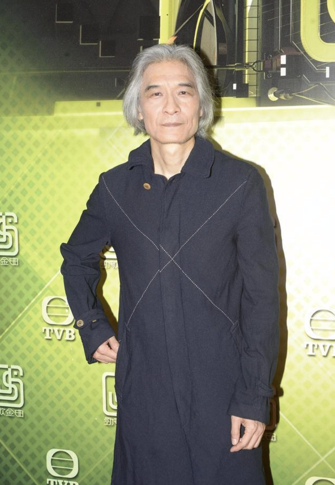 58岁香港词作人潘源良与小17岁女友成婚,曾与李丽珍痴缠30年未果