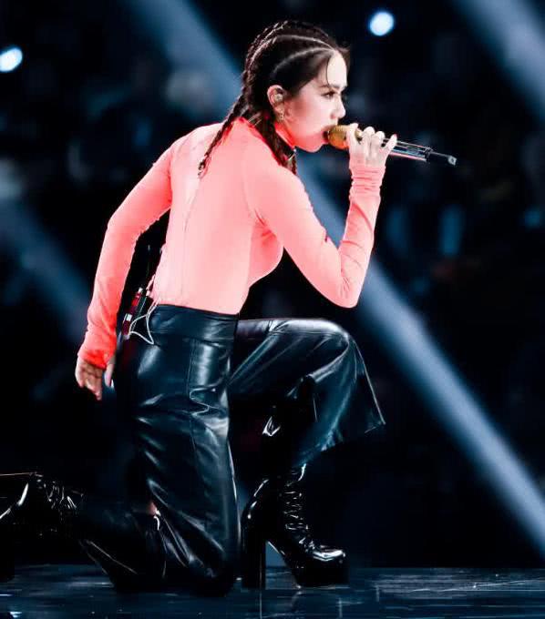 邓紫棋还敢穿皮裤,还没被网友吐槽够吗?可是这次太好看了吧!