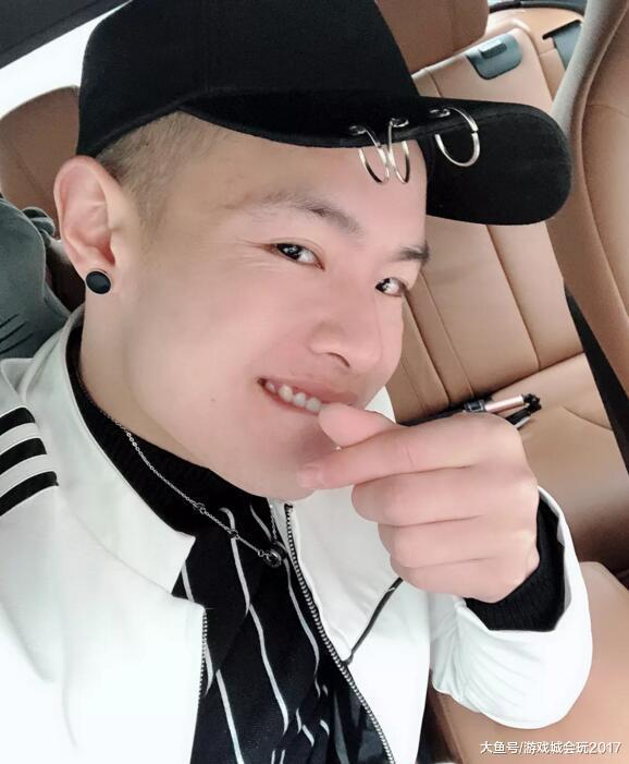 斗鱼主播晒余额自爆没钱寸步难行暂停直播 水友担心成为下个蛇哥|虎牙