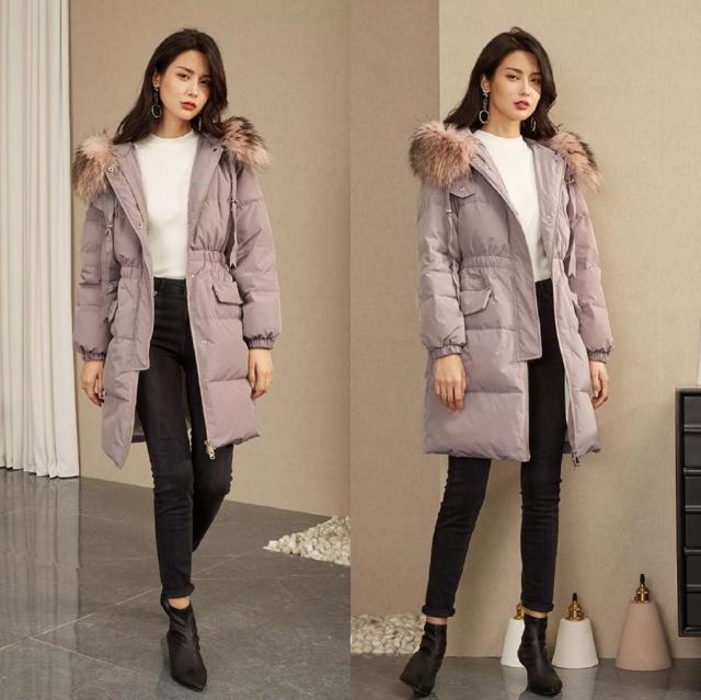 今年流行的羽绒服款式男款（今年流行的羽绒服款式）