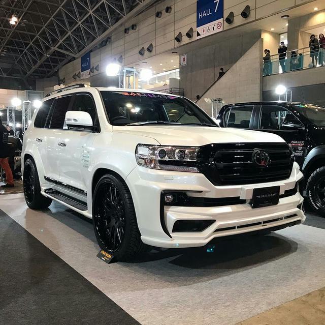 丰田兰德酷路泽本土改装,黑色中网 黑色轮毂很帅气!