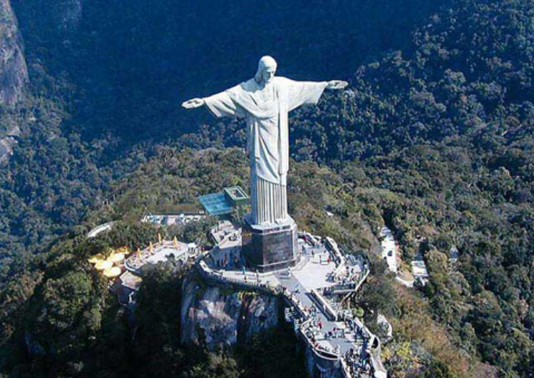 全世界最"倒霉"的雕像,受各地游客崇拜,却一年被雷劈3次不能|耶稣像