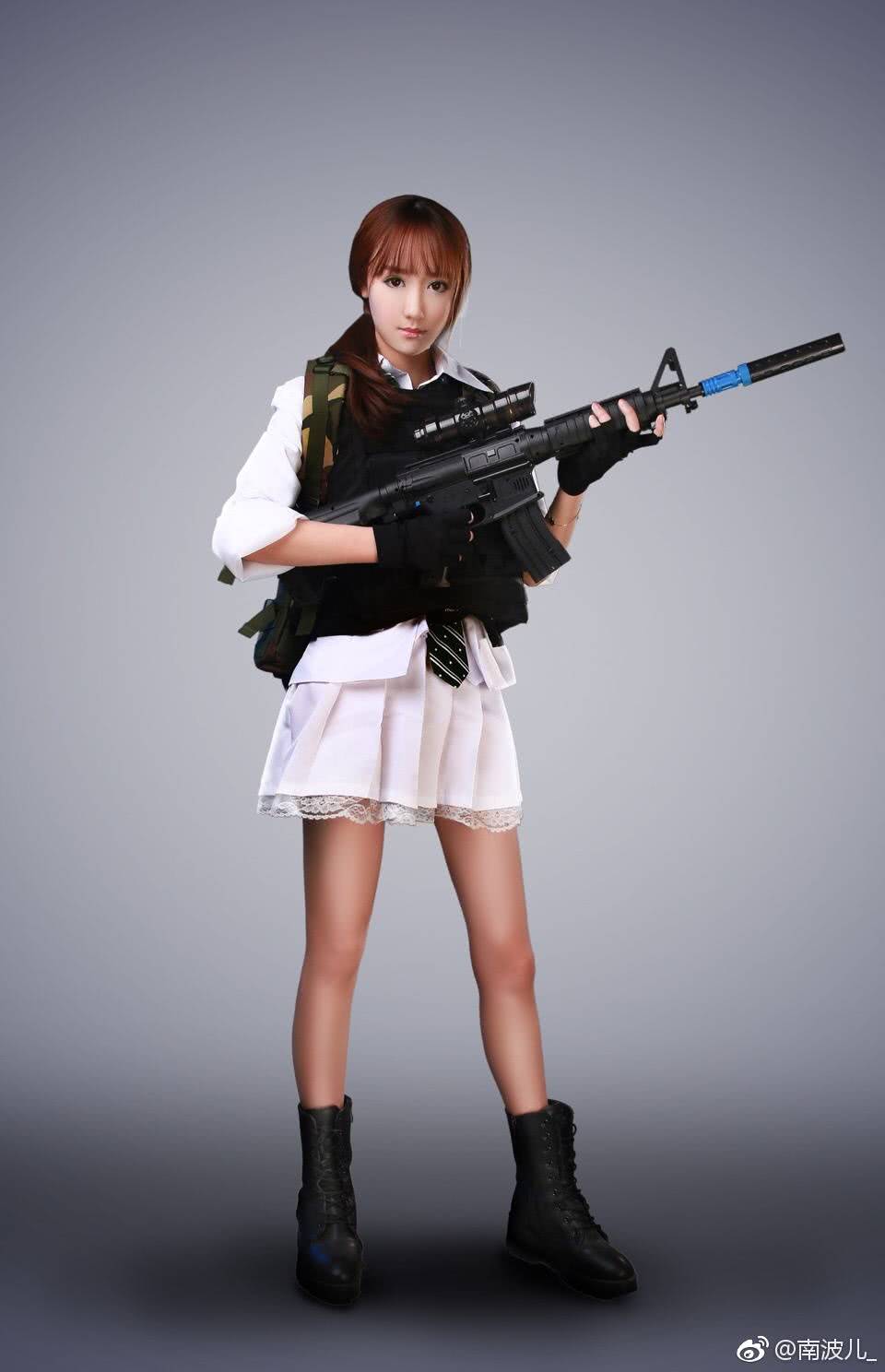 南波儿请专业团队出绝地求生cos 网友吐槽:还不如自拍